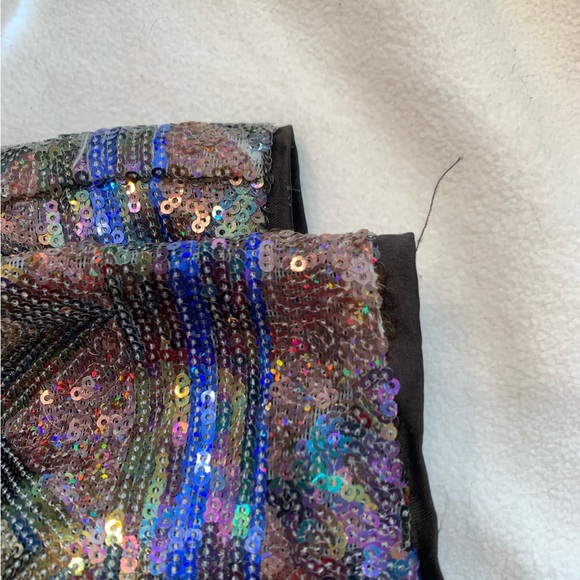 ✨2015 Forever 21 Tribal Print Sequin Booty Shorts • M✨ - Picture 7 of 7